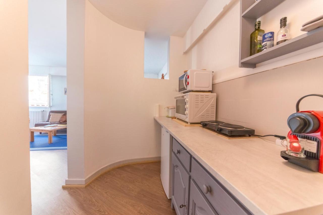 Appartement De Charme - Vue Sur Remparts - Wifi Gratuit - Parking Payant A Proximite Avignon Exteriör bild