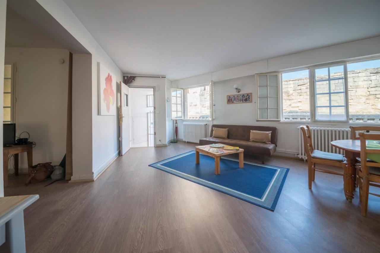 Appartement De Charme - Vue Sur Remparts - Wifi Gratuit - Parking Payant A Proximite Avignon Exteriör bild
