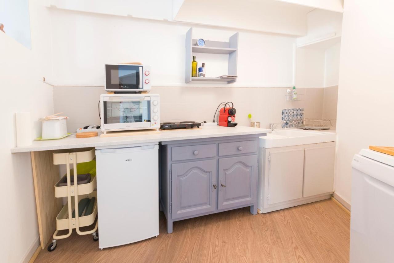 Appartement De Charme - Vue Sur Remparts - Wifi Gratuit - Parking Payant A Proximite Avignon Exteriör bild
