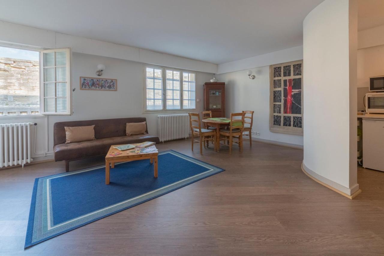 Appartement De Charme - Vue Sur Remparts - Wifi Gratuit - Parking Payant A Proximite Avignon Exteriör bild
