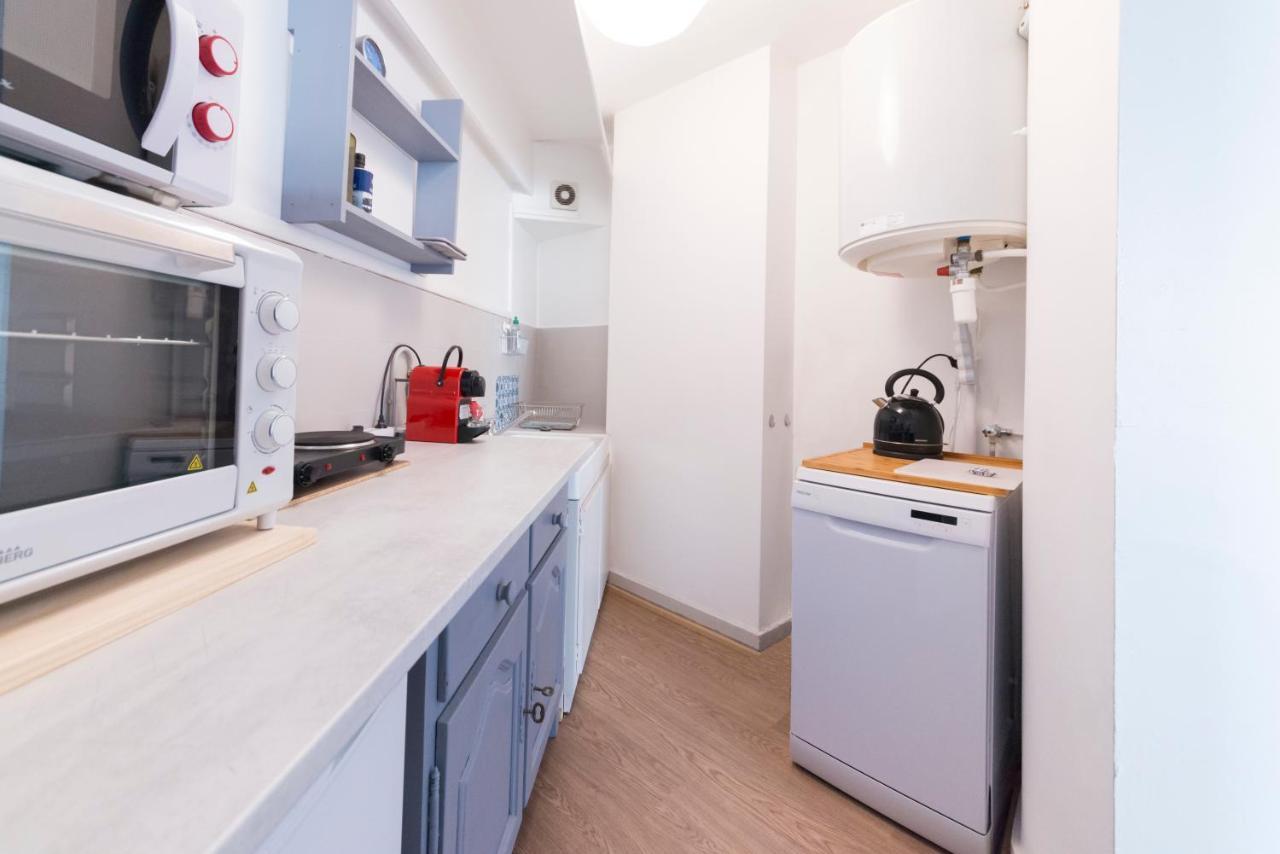 Appartement De Charme - Vue Sur Remparts - Wifi Gratuit - Parking Payant A Proximite Avignon Exteriör bild